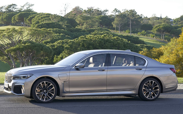 BMW 745Le M Sport híbrido plug-in chega por R$ 500 mil